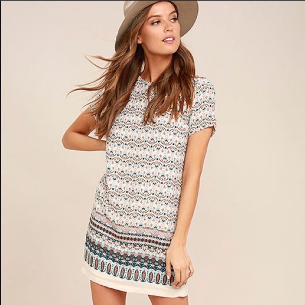 Lulu’s NWT Botanical Beige Print Shift Dress